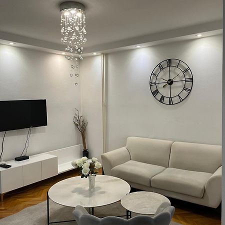 Ruby Luxury Central Apartment سكوبجي المظهر الخارجي الصورة