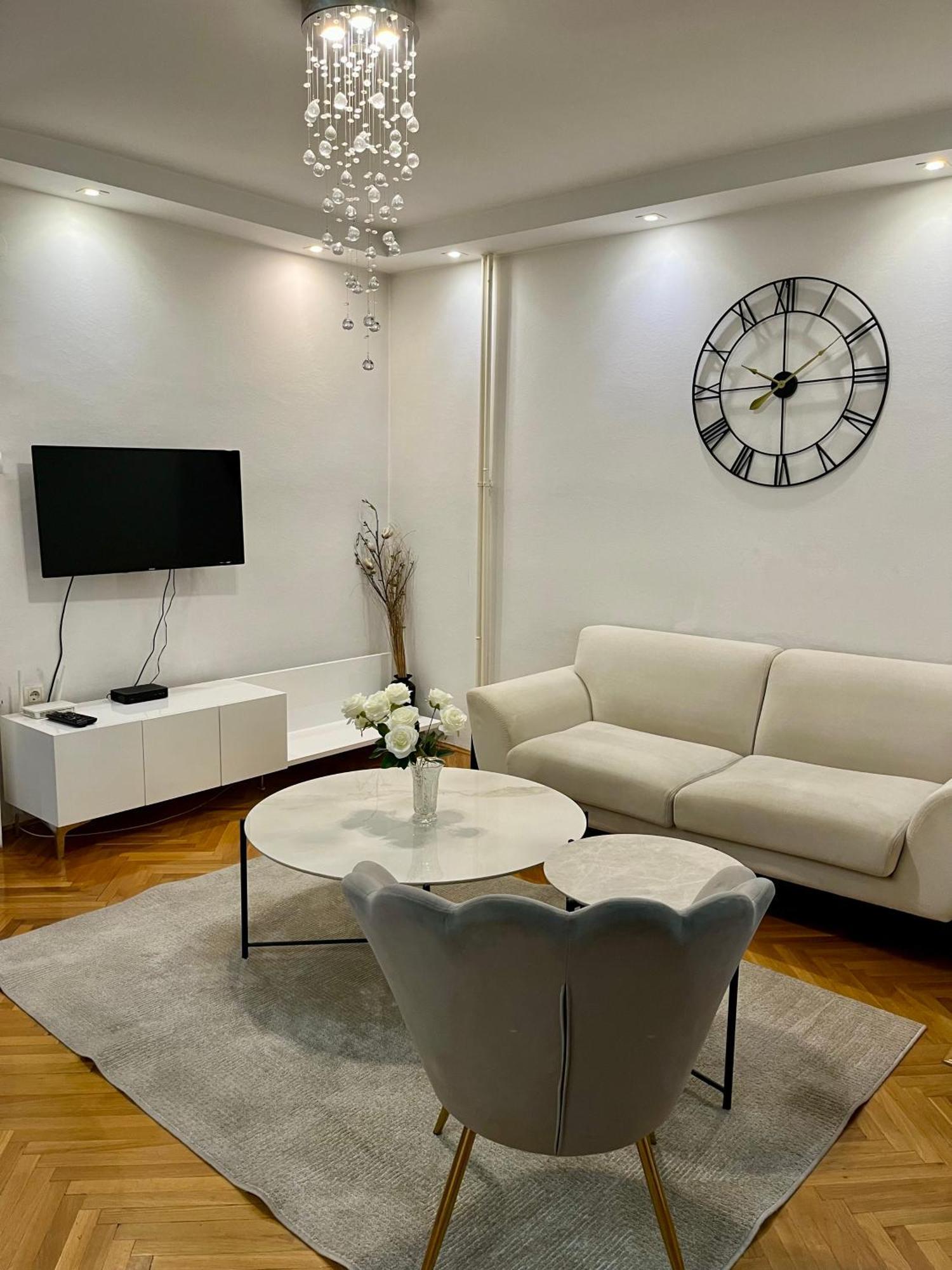 Ruby Luxury Central Apartment سكوبجي المظهر الخارجي الصورة