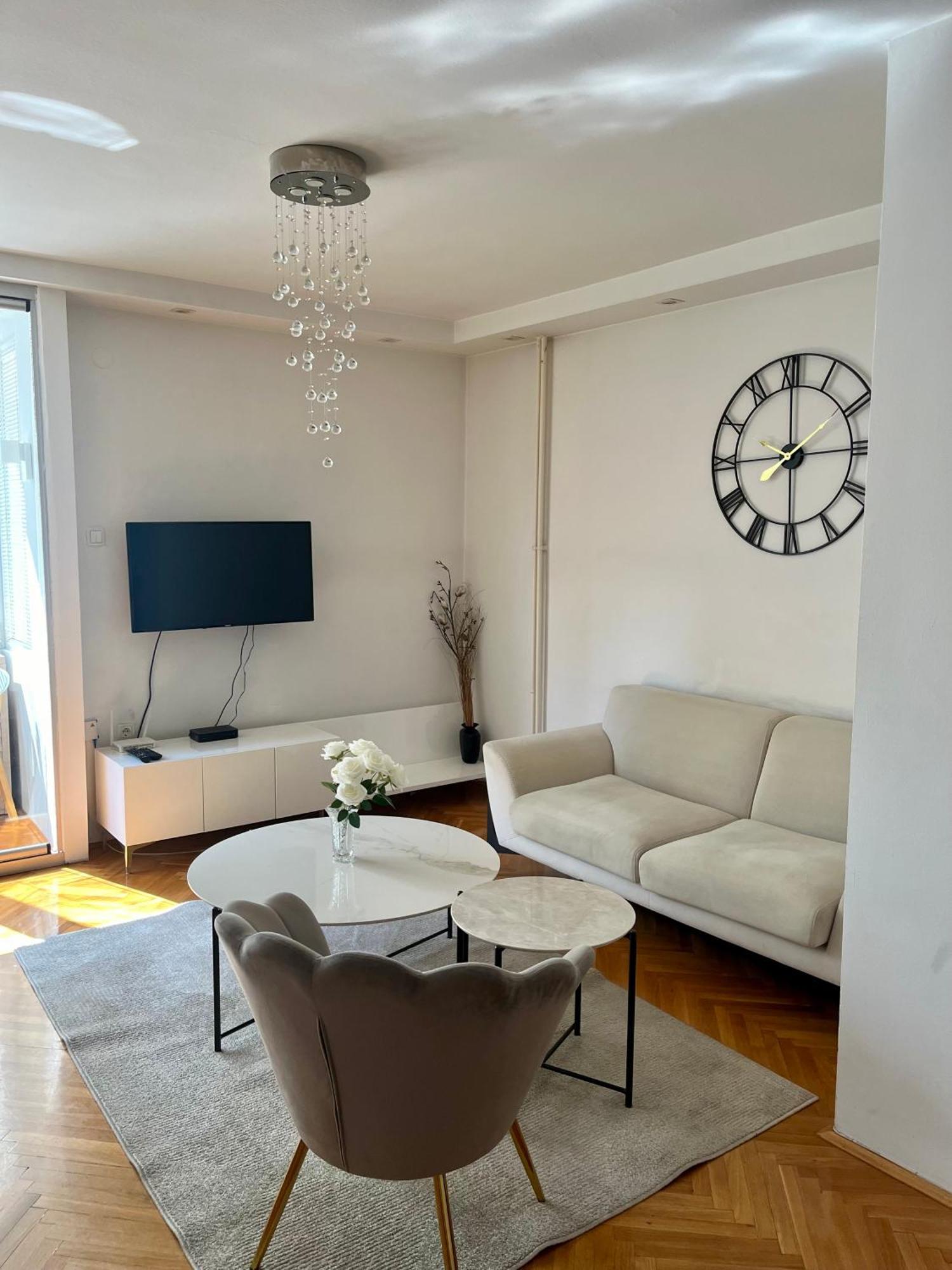 Ruby Luxury Central Apartment سكوبجي المظهر الخارجي الصورة