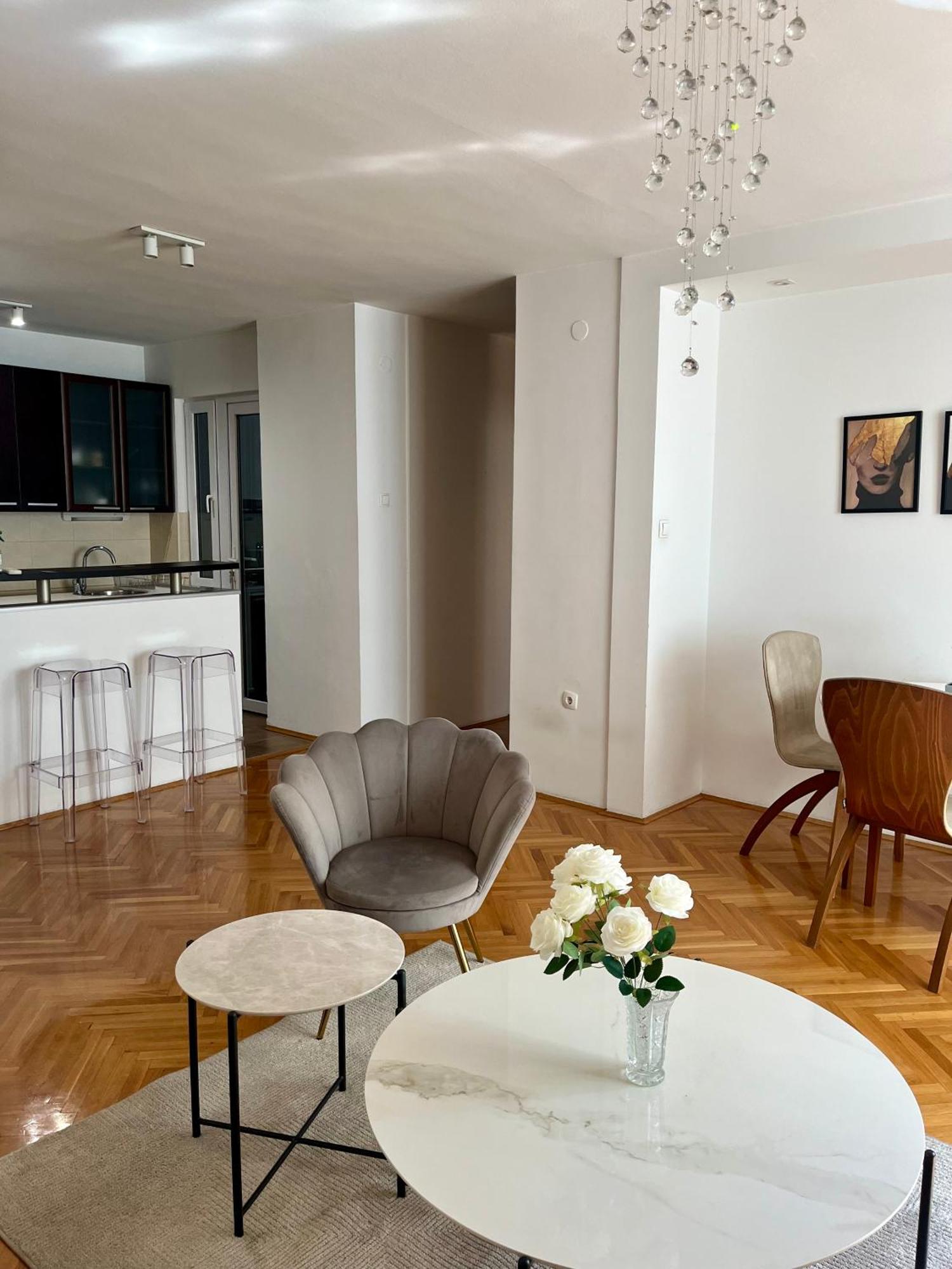 Ruby Luxury Central Apartment سكوبجي المظهر الخارجي الصورة